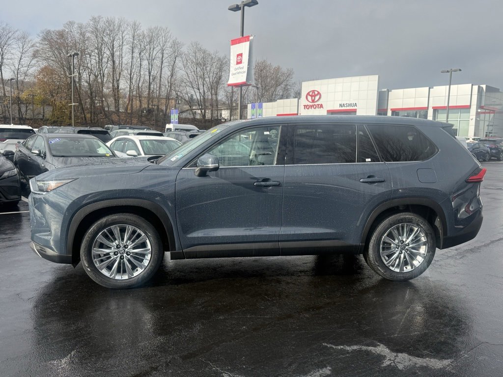 Used 2024 Toyota Grand Highlander Platinum image 3