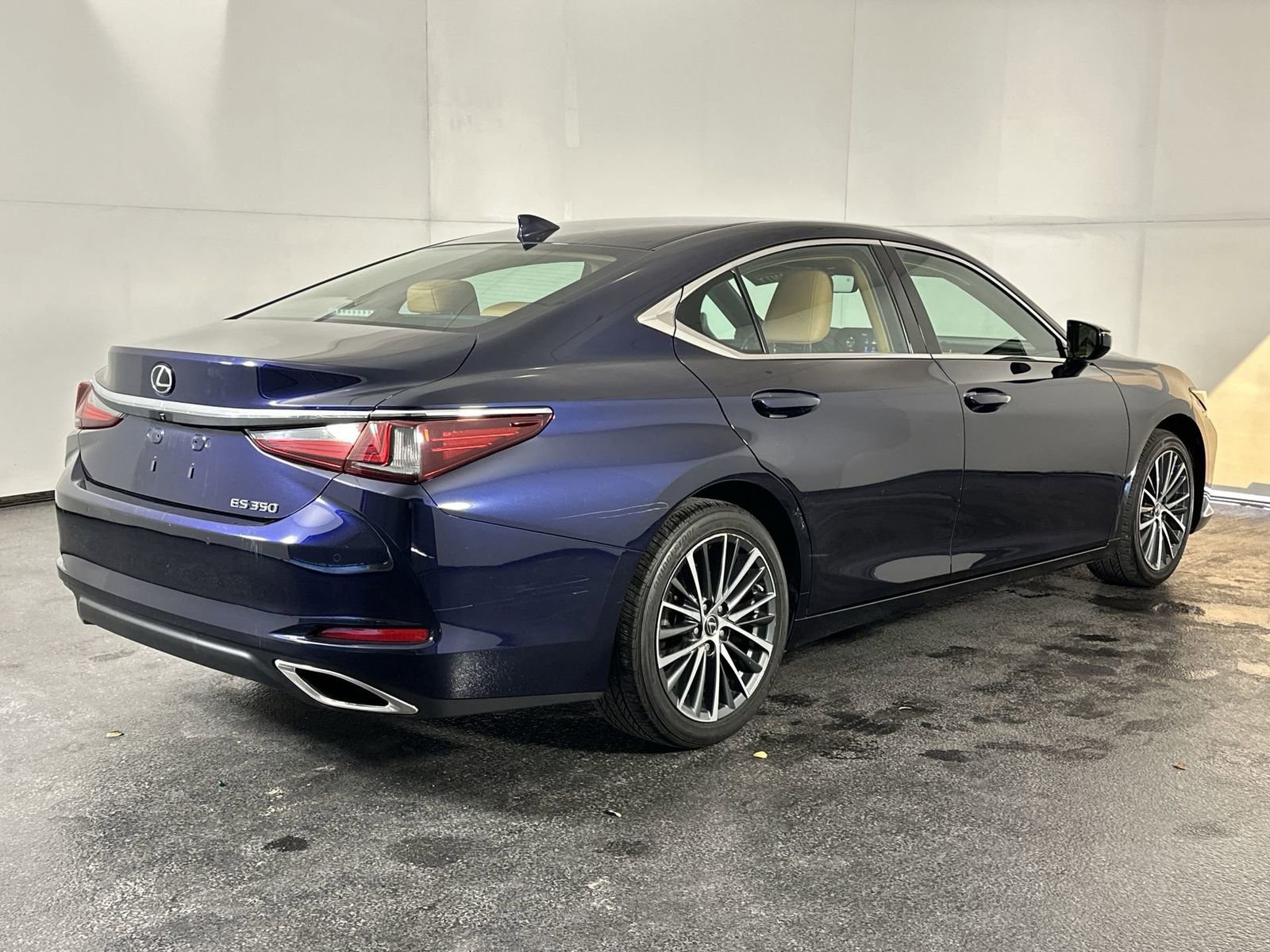 Used 2022 Lexus ES 350 w/ Premium Package image 11