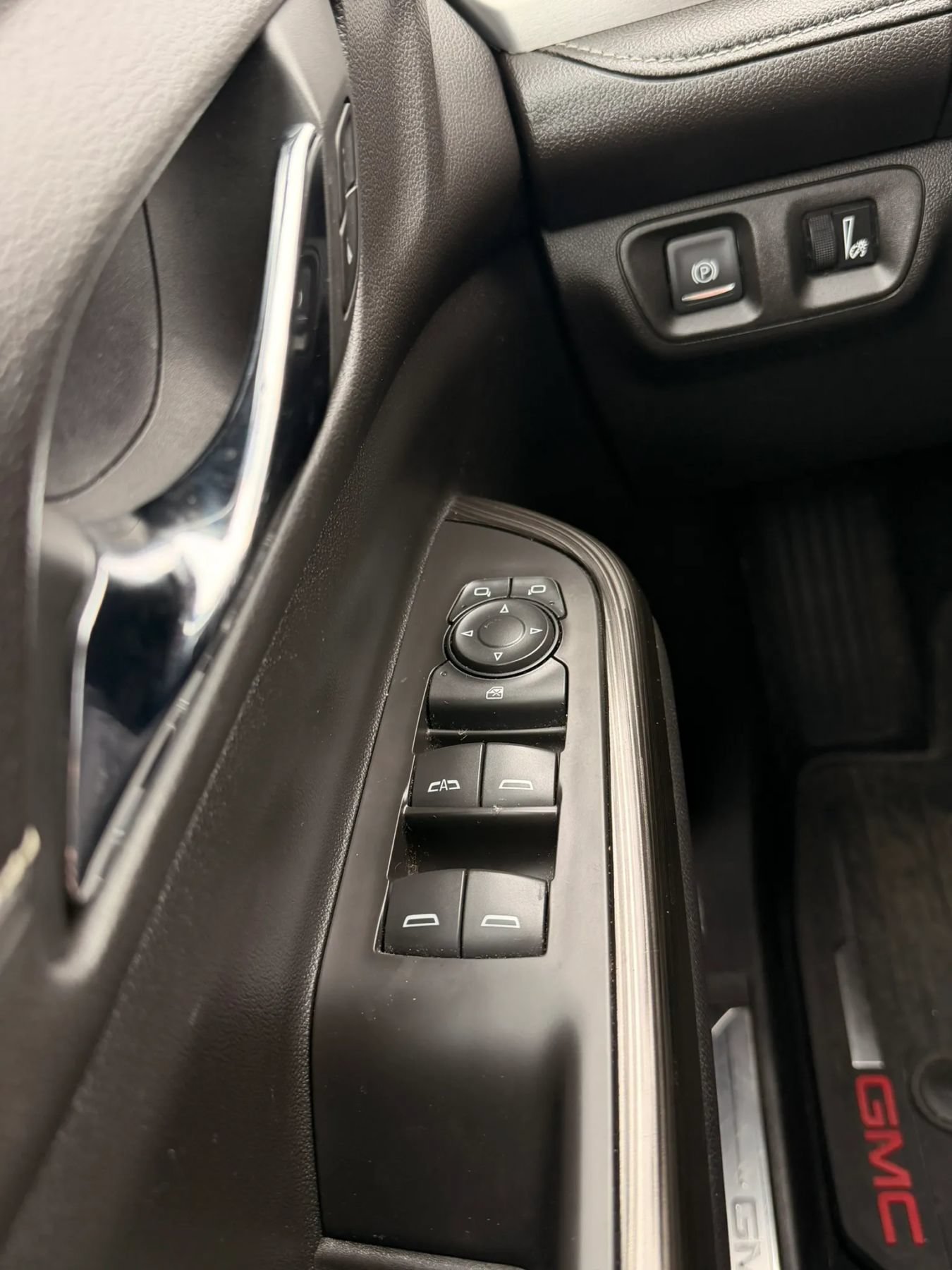 Used 2019 GMC Acadia SLT FWD image 13
