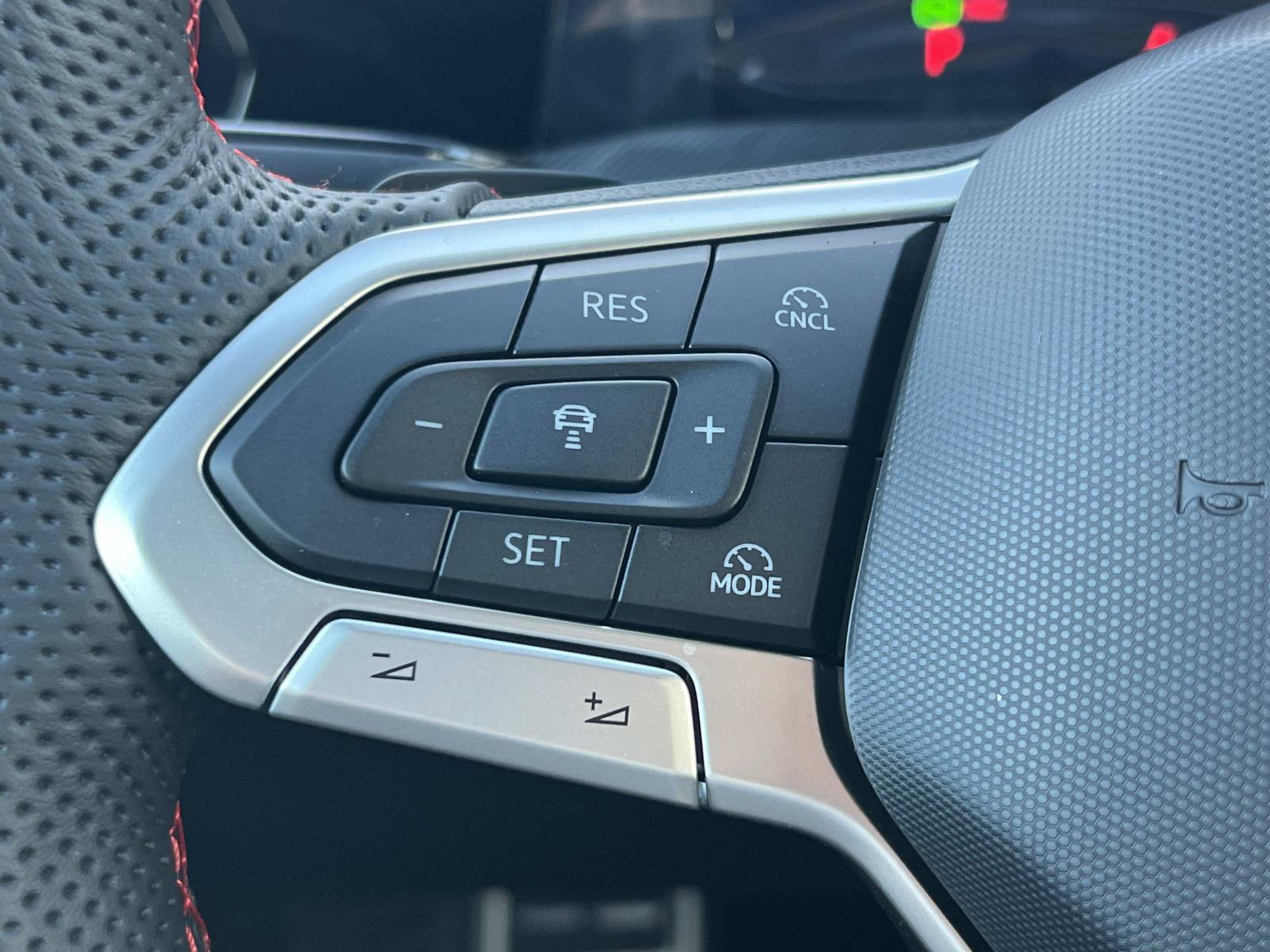 New 2026 Volkswagen GTI SE FWD image 9