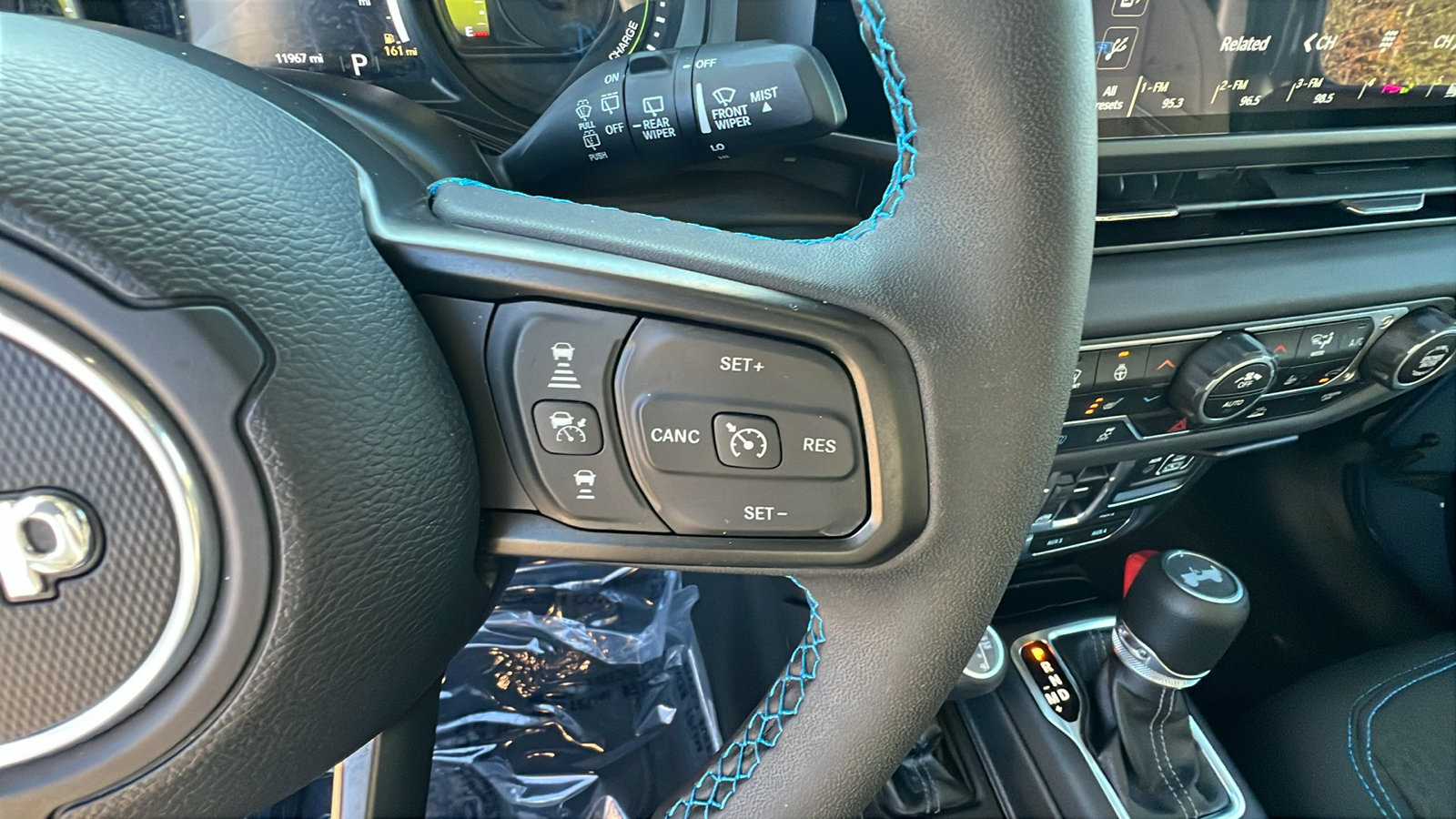 Used 2025 Jeep Wrangler Unlimited Rubicon 4xe w/ Convenience Group image 28