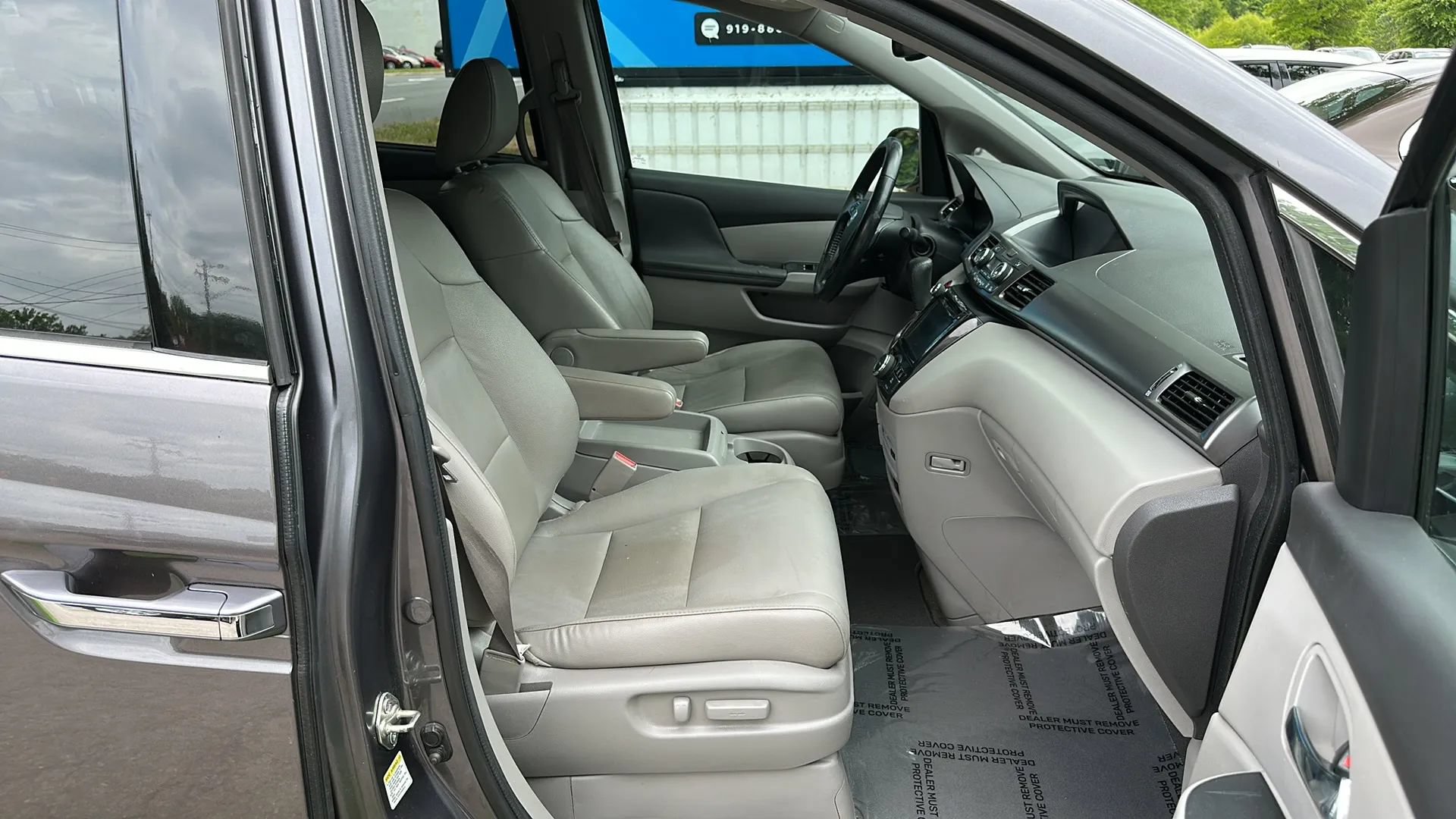Used 2015 Honda Odyssey Touring image 25