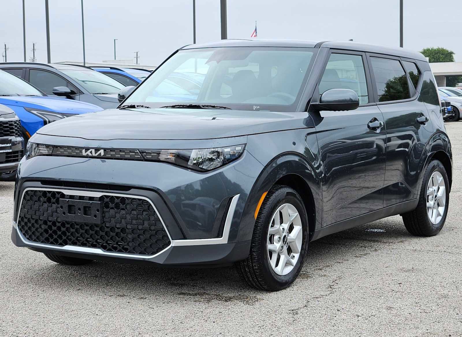 Certified 2025 Kia Soul LX FWD image 9