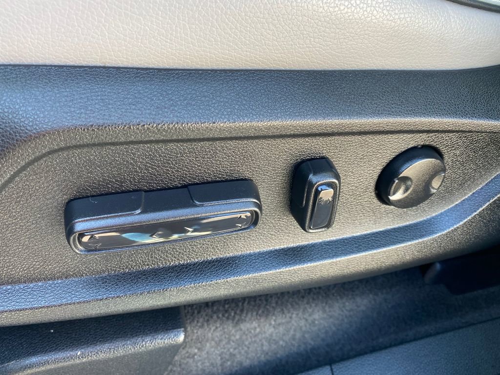 Used 2025 Honda Pilot Elite image 13