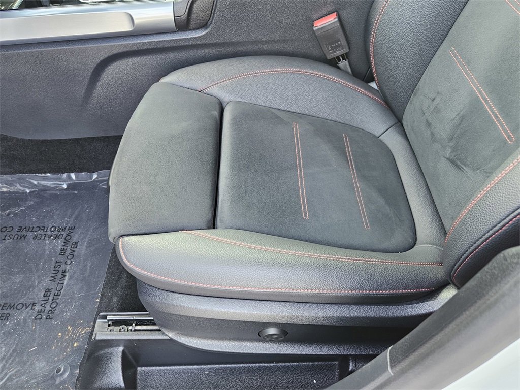 Used 2025 Mercedes-Benz GLB 35 AMG 4MATIC image 16