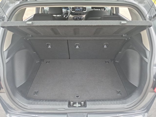 Used 2025 Hyundai Venue SEL FWD image 28