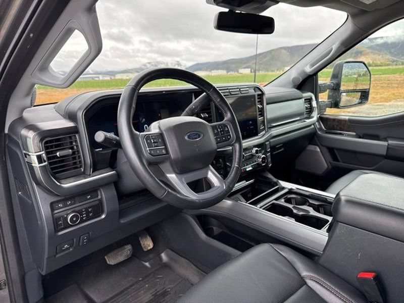 Used 2024 Ford F350 Lariat w/ Black Appearance Package AWD/4WD image 18