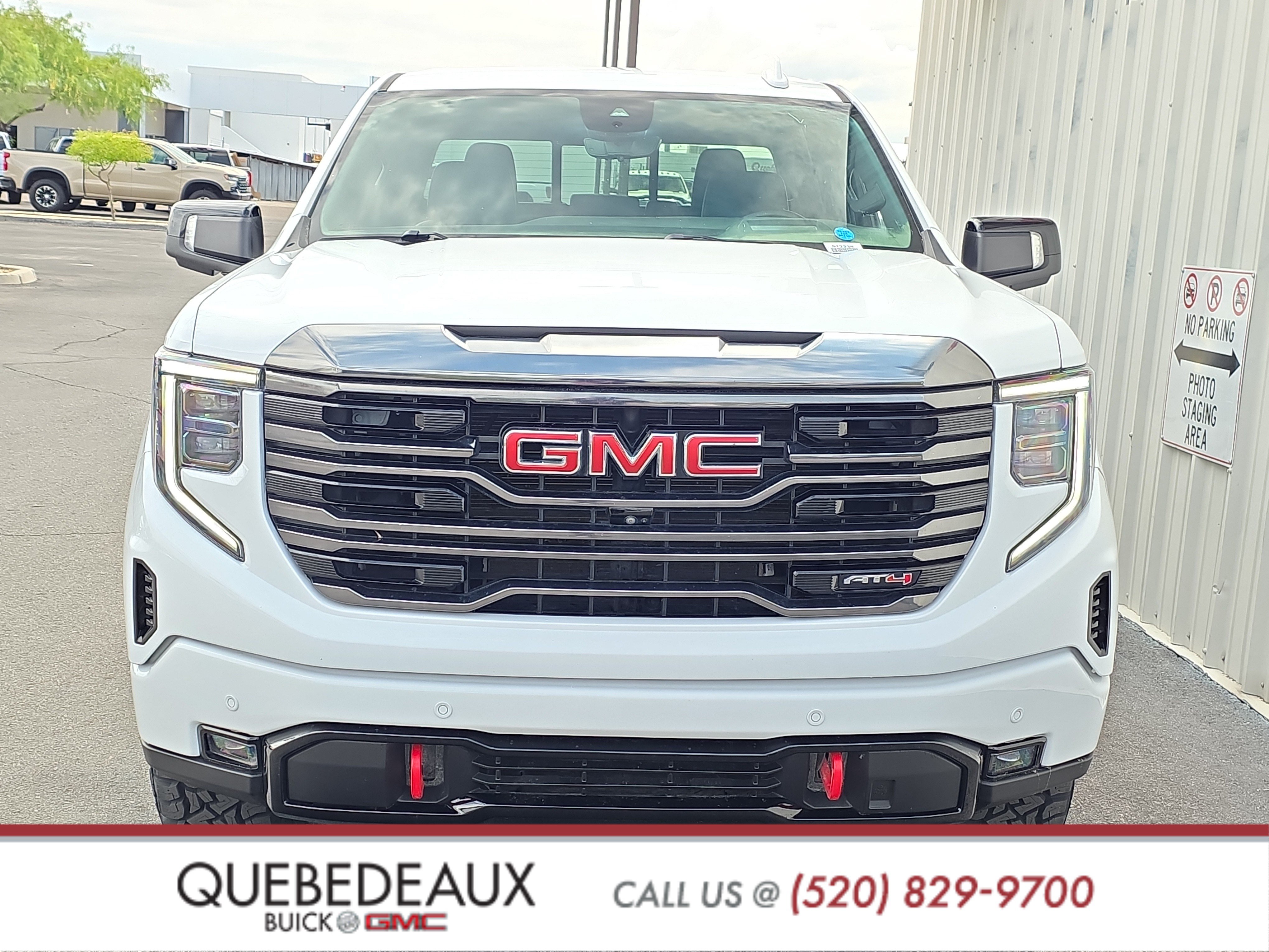 Used 2023 GMC Sierra 1500 AT4 w/ Technology Package AWD/4WD image 2