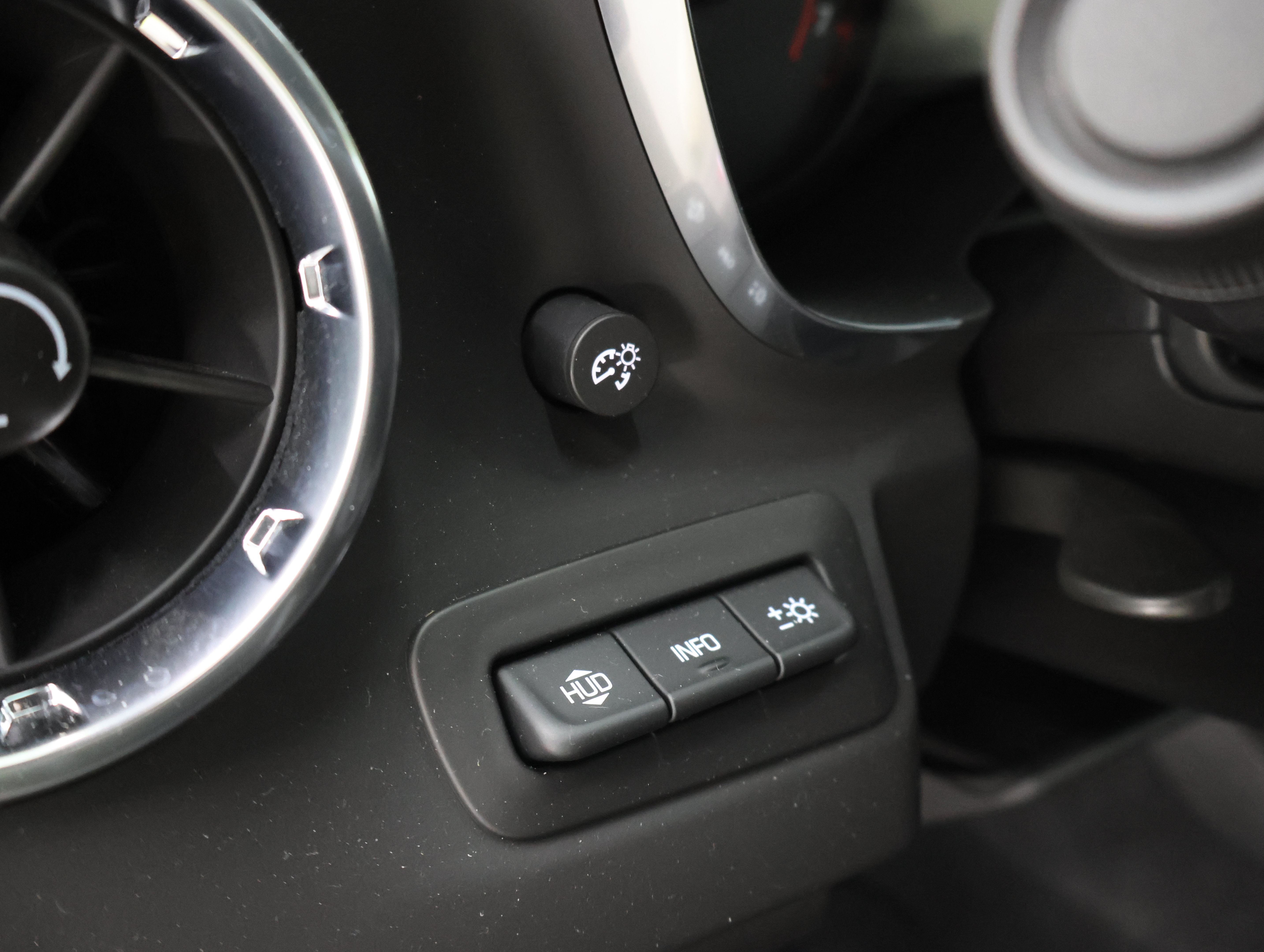 Used 2020 Chevrolet Camaro SS RWD image 37