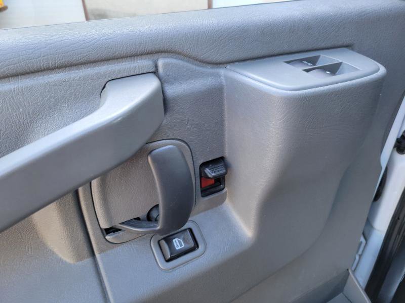 Used 2018 Chevrolet Express 3500 LS RWD image 59