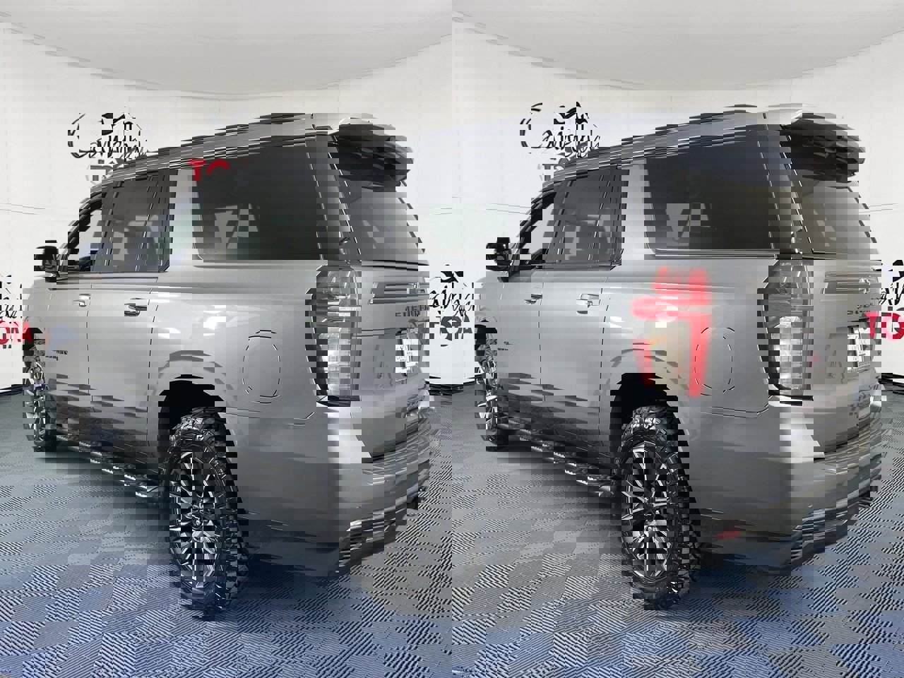 Used 2022 Chevrolet Suburban Z71 w/ Luxury Package image 5