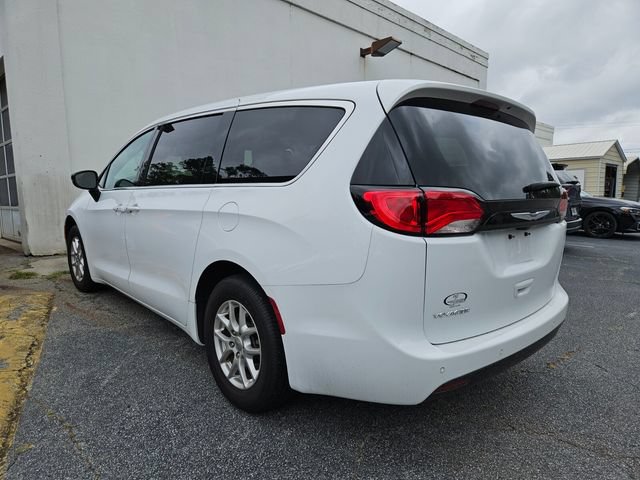 Used 2025 Chrysler Voyager LX FWD image 10