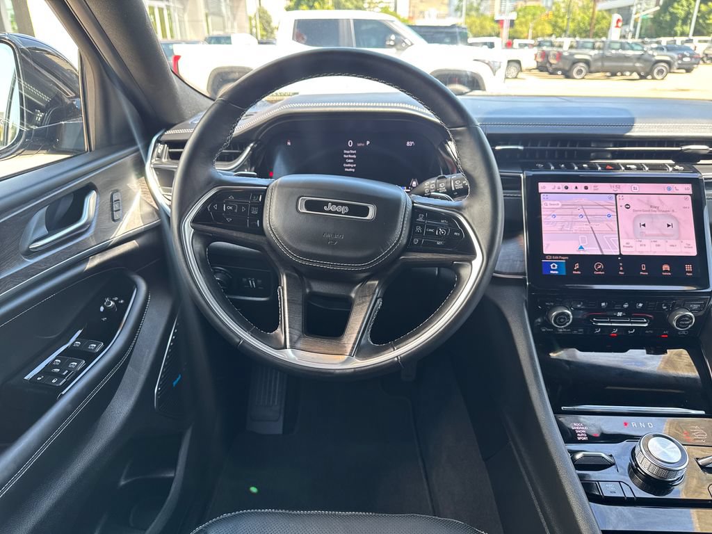 Used 2022 Jeep Grand Cherokee Overland AWD/4WD image 14