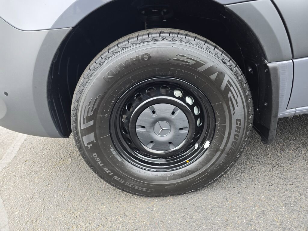 New 2025 Mercedes-Benz Sprinter 2500 image 9