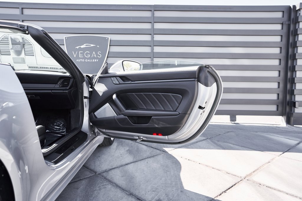 Used 2024 Porsche 911 Carrera GTS w/ Premium Package image 19
