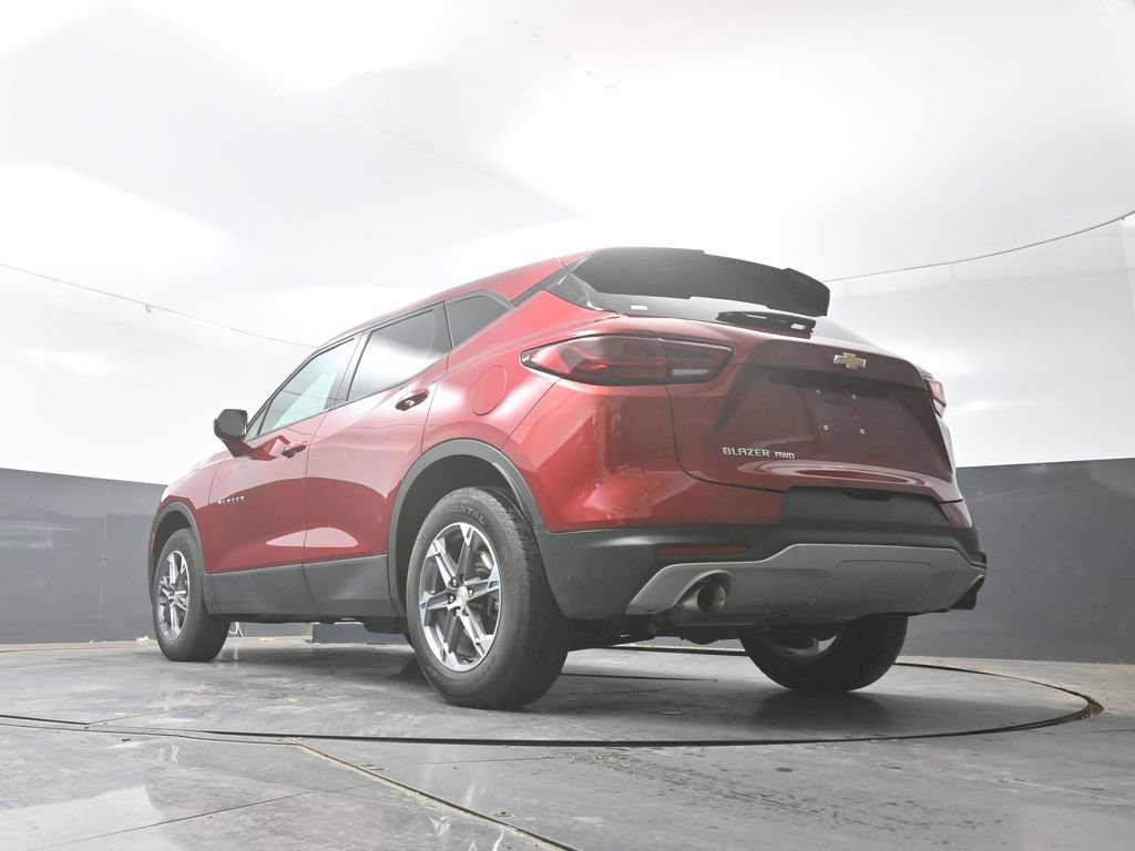 Used 2025 Chevrolet Blazer LT AWD/4WD image 31
