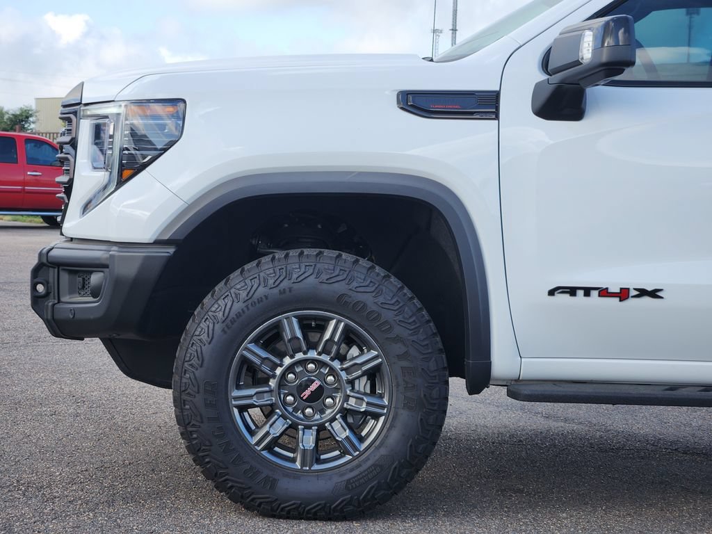 Used 2026 GMC Sierra 1500 AT4X w/ LPO, Black Badging Package AWD/4WD image 10
