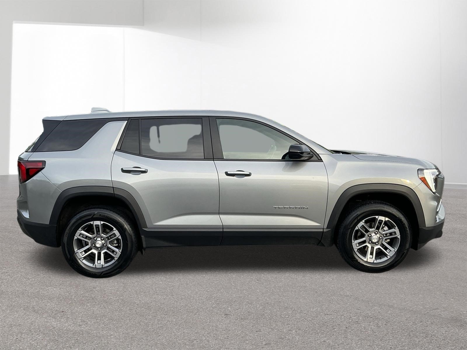 Used 2025 GMC Terrain Elevation AWD/4WD image 2