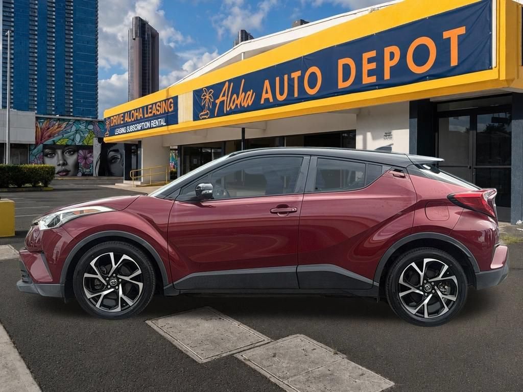 Used 2019 Toyota C-HR XLE FWD image 2