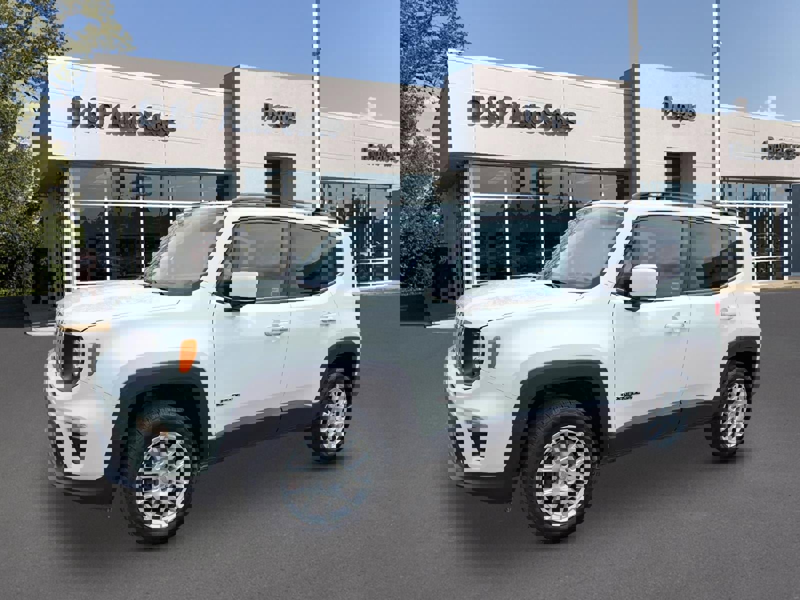 Used 2019 Jeep Renegade Latitude w/ UConnect 8.4 Nav Group image 4