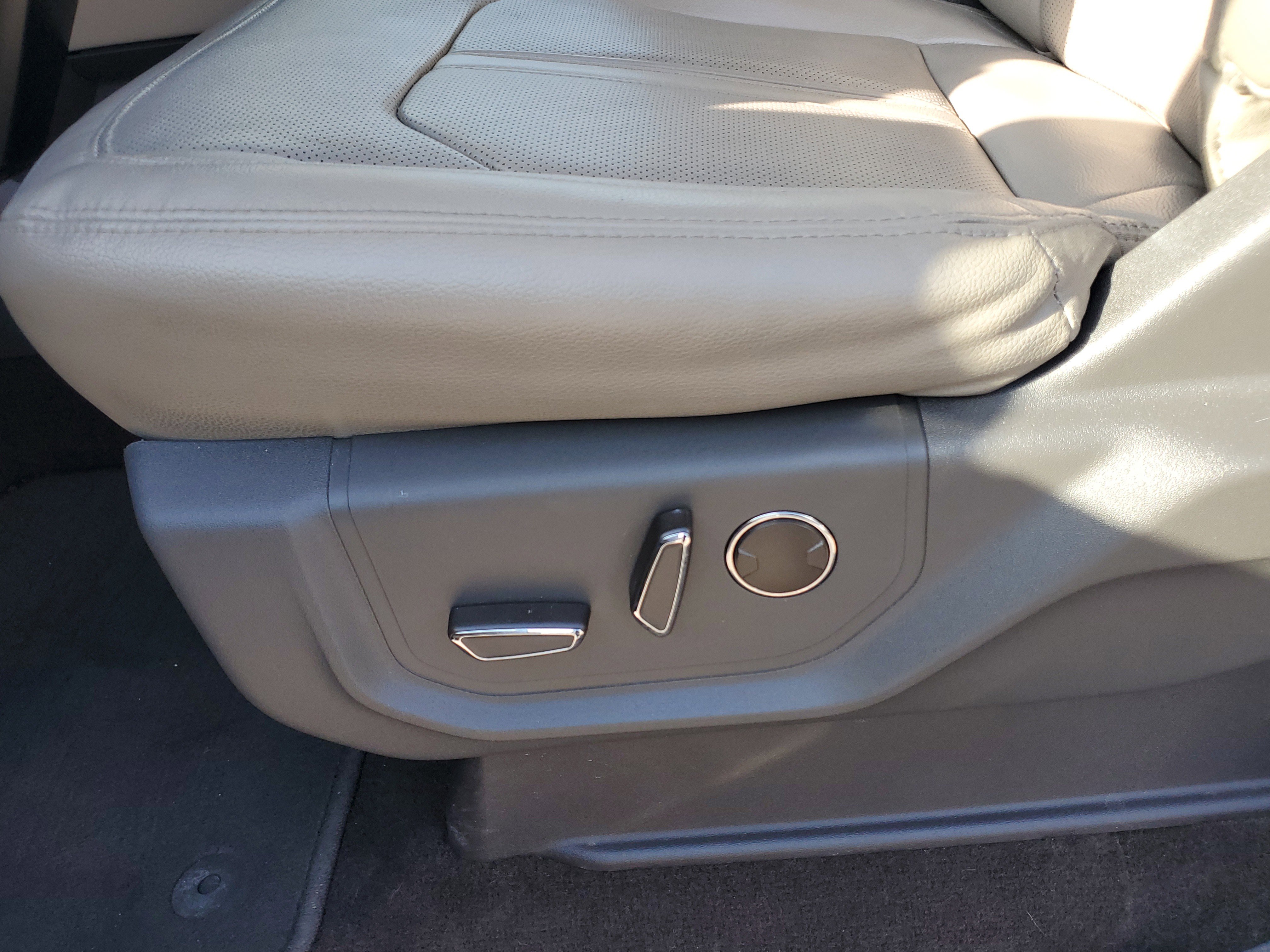 Used 2021 Ford Expedition Limited image 9