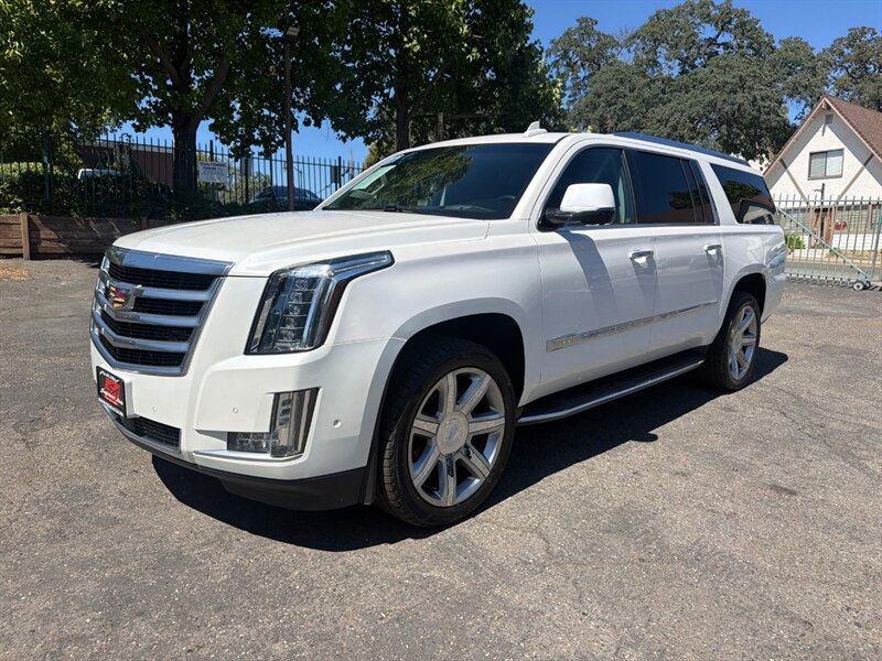 Used 2018 Cadillac Escalade ESV Premium Luxury AWD/4WD image 2