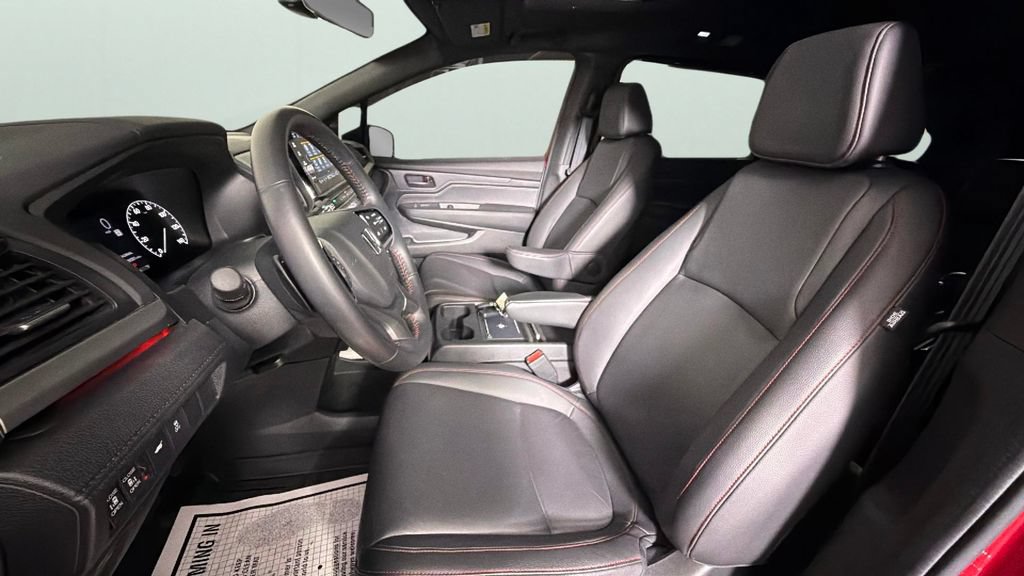 Used 2025 Honda Odyssey Sport-L image 17