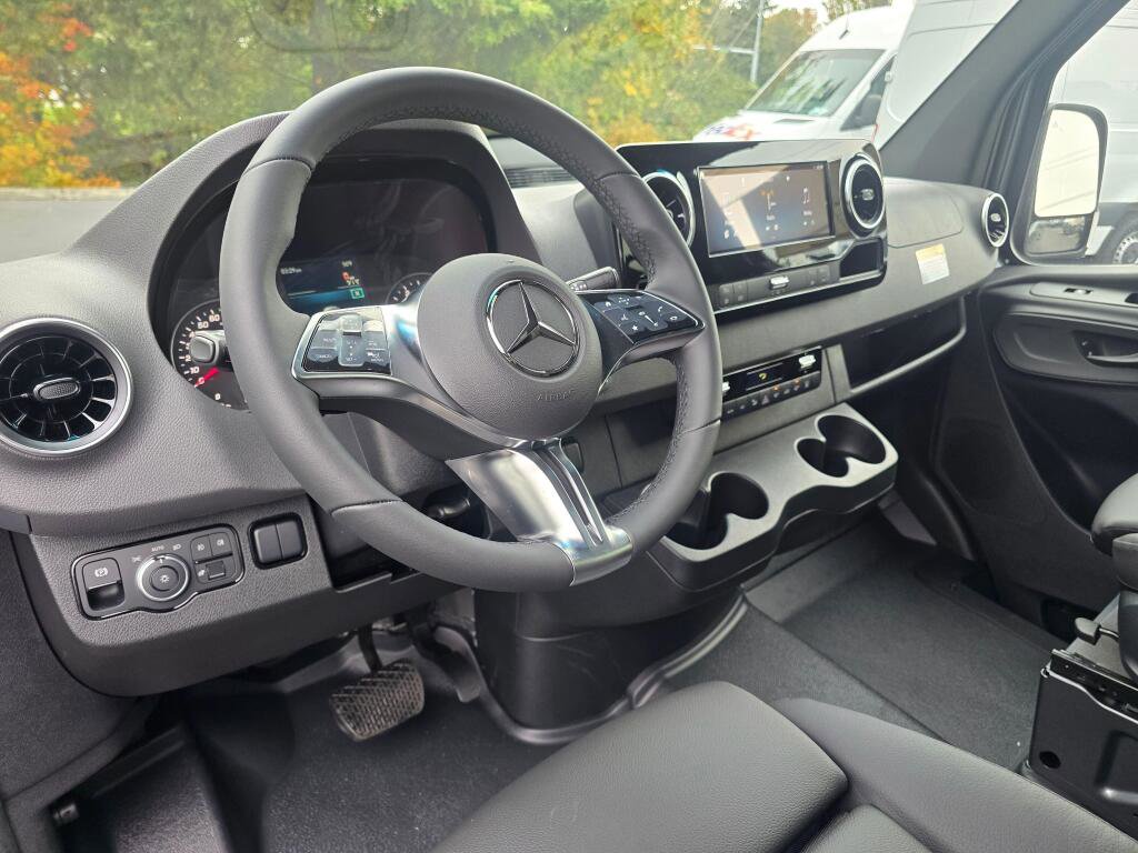 New 2025 Mercedes-Benz Sprinter 2500 image 22