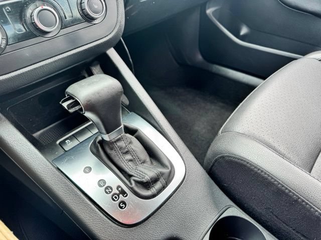 Used 2010 Volkswagen Jetta Limited Edition FWD image 22