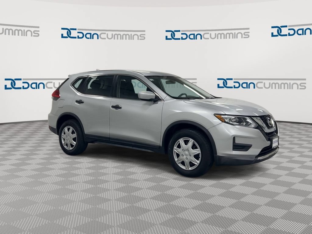 Used 2017 Nissan Rogue S AWD/4WD image 2