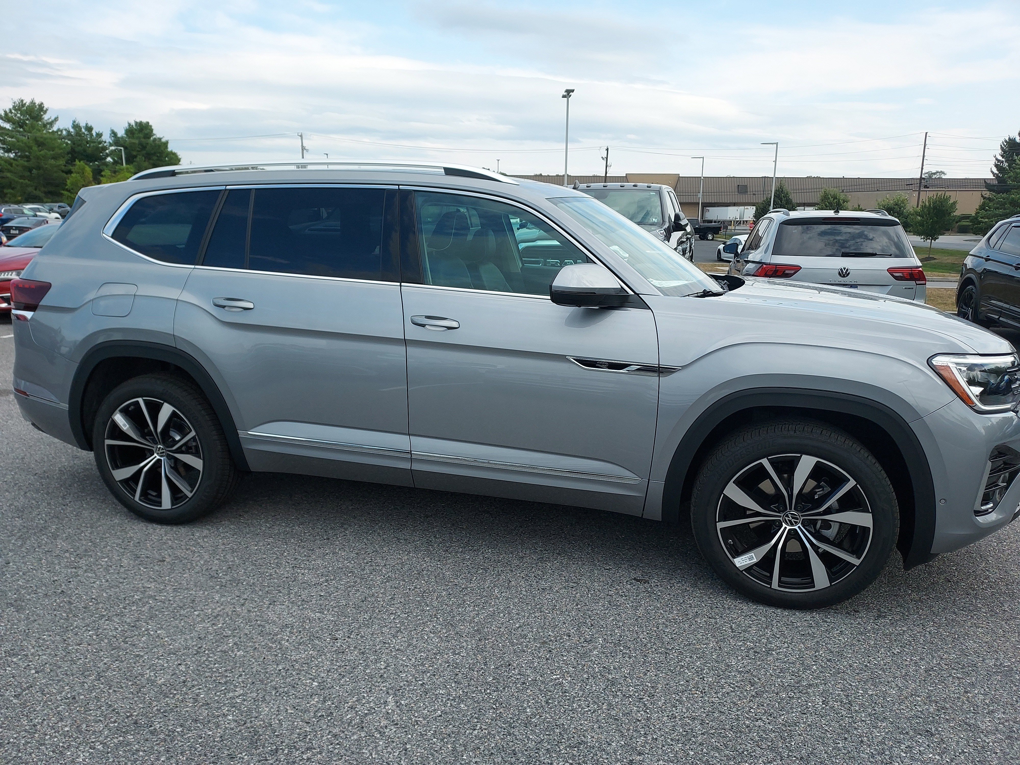 New 2026 Volkswagen Atlas SEL Premium R-Line image 4