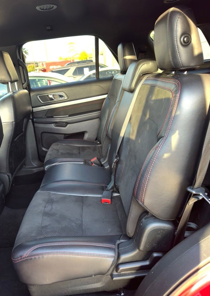 Used 2019 Ford Explorer XLT w/ Equipment Group 202A FWD image 7