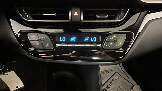 Used 2020 Toyota C-HR LE FWD image 21