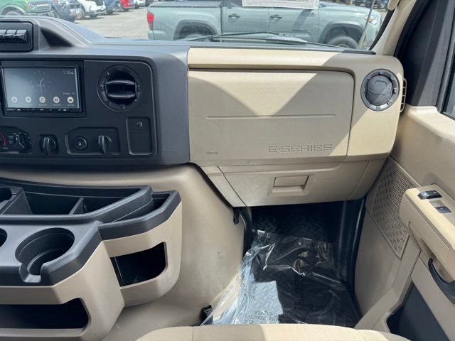 Used 2014 Ford E-350 and Econoline 350 XLT RWD image 20