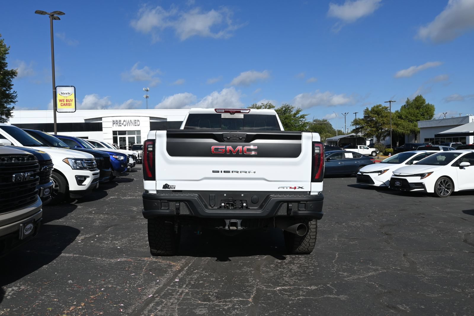 Certified 2026 GMC Sierra 2500 AT4X w/ AT4X AEV Edition AWD/4WD image 6