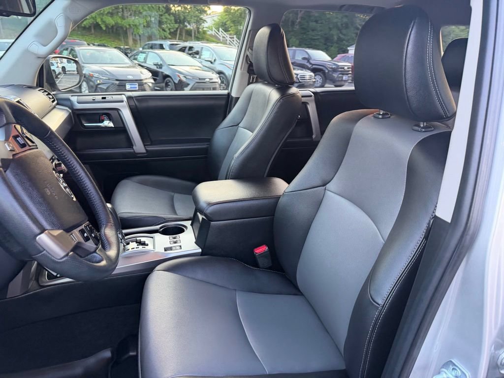 Used 2021 Toyota 4Runner SR5 Premium w/ Moonroof Package AWD/4WD image 24