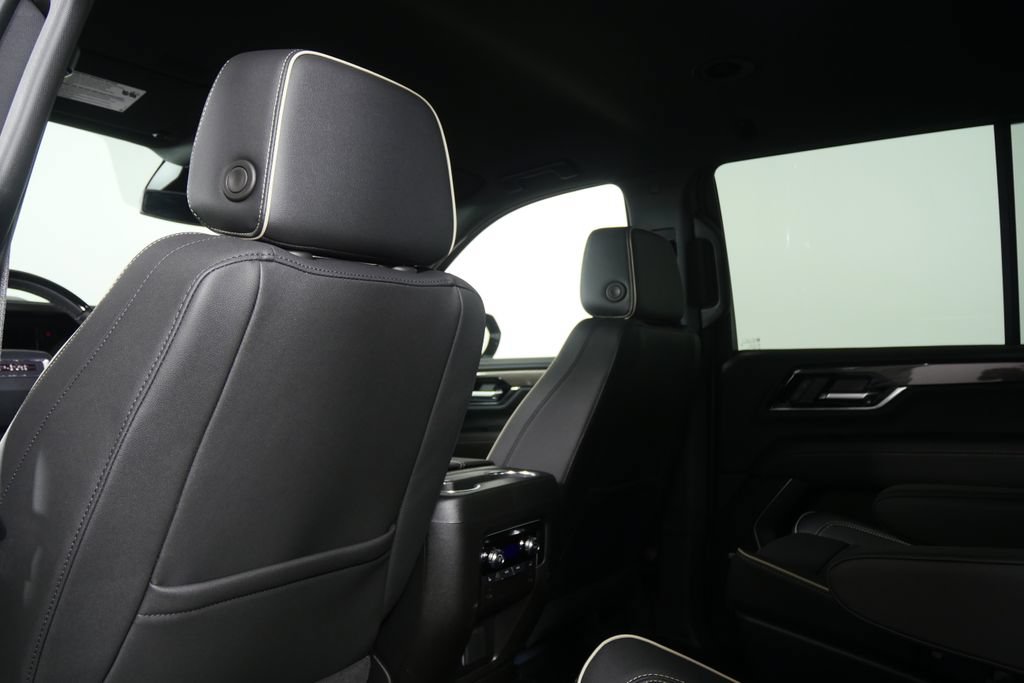 Used 2026 GMC Yukon Elevation AWD/4WD image 18