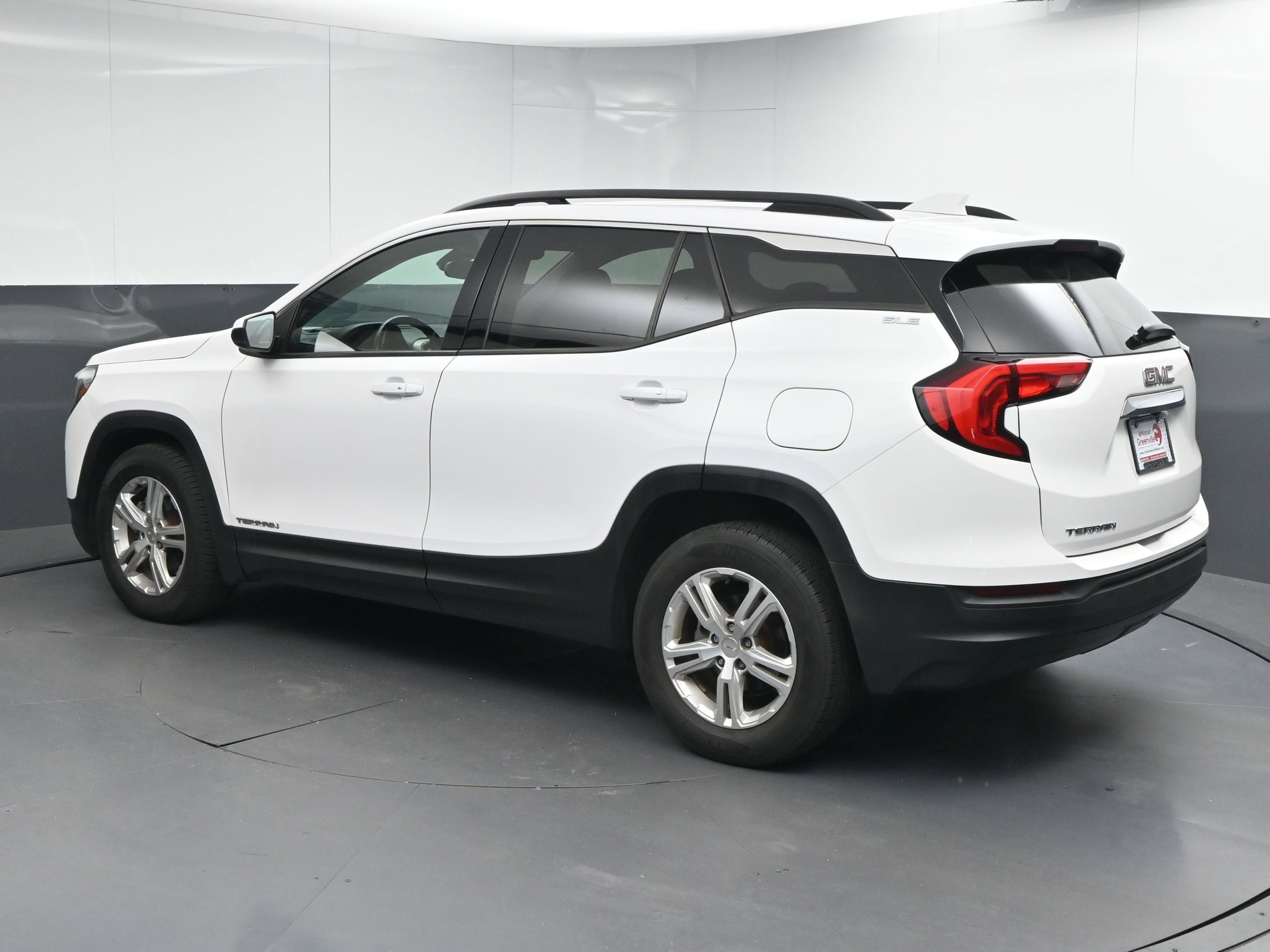 Used 2020 GMC Terrain SLE w/ Driver Convenience Package image 6