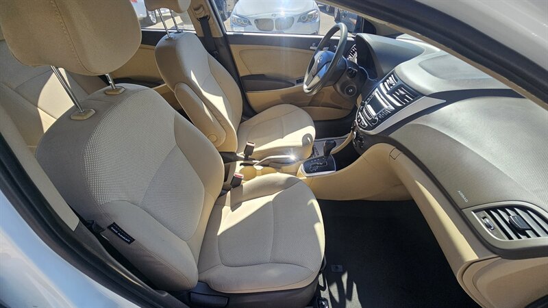 Used 2014 Hyundai Accent GLS FWD image 6