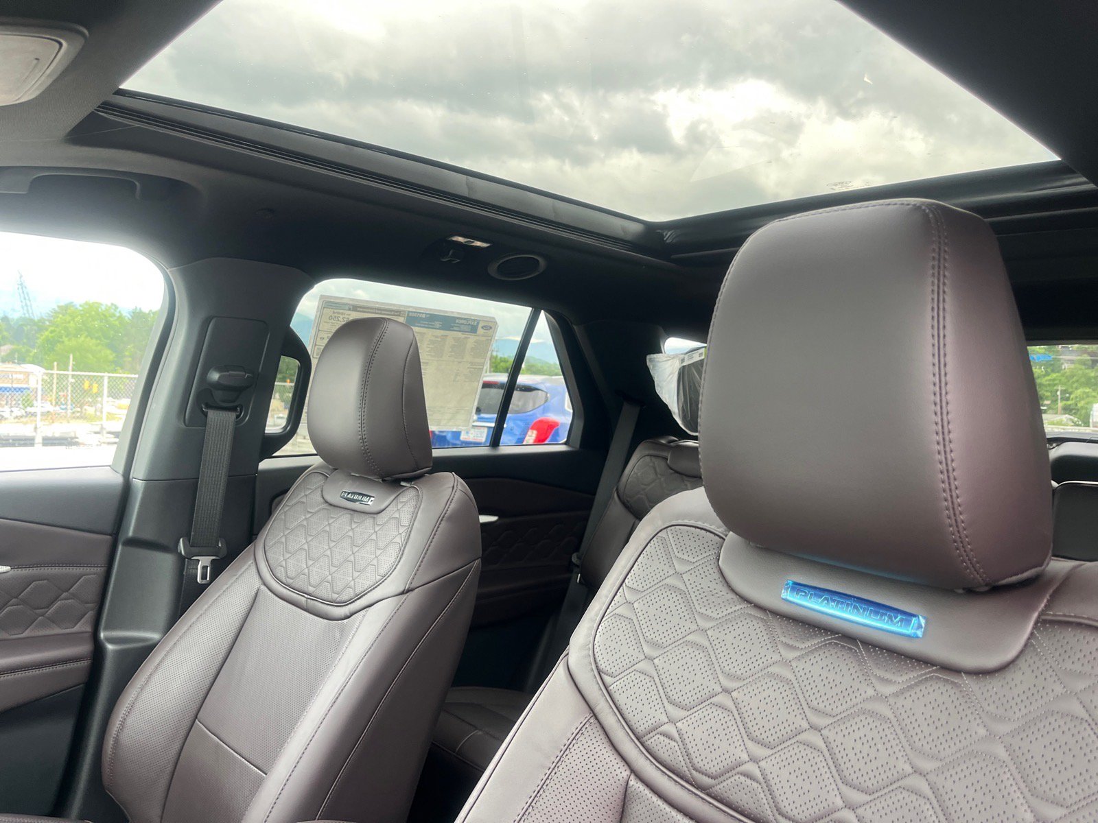 New 2026 Ford Explorer Platinum w/ LUX Leather Package AWD/4WD image 7
