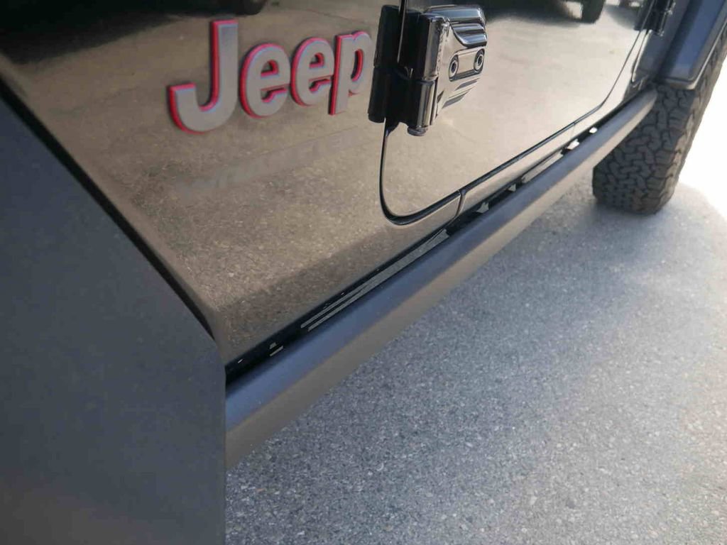 Used 2024 Jeep Wrangler Unlimited Rubicon w/ Technology Group AWD/4WD image 25