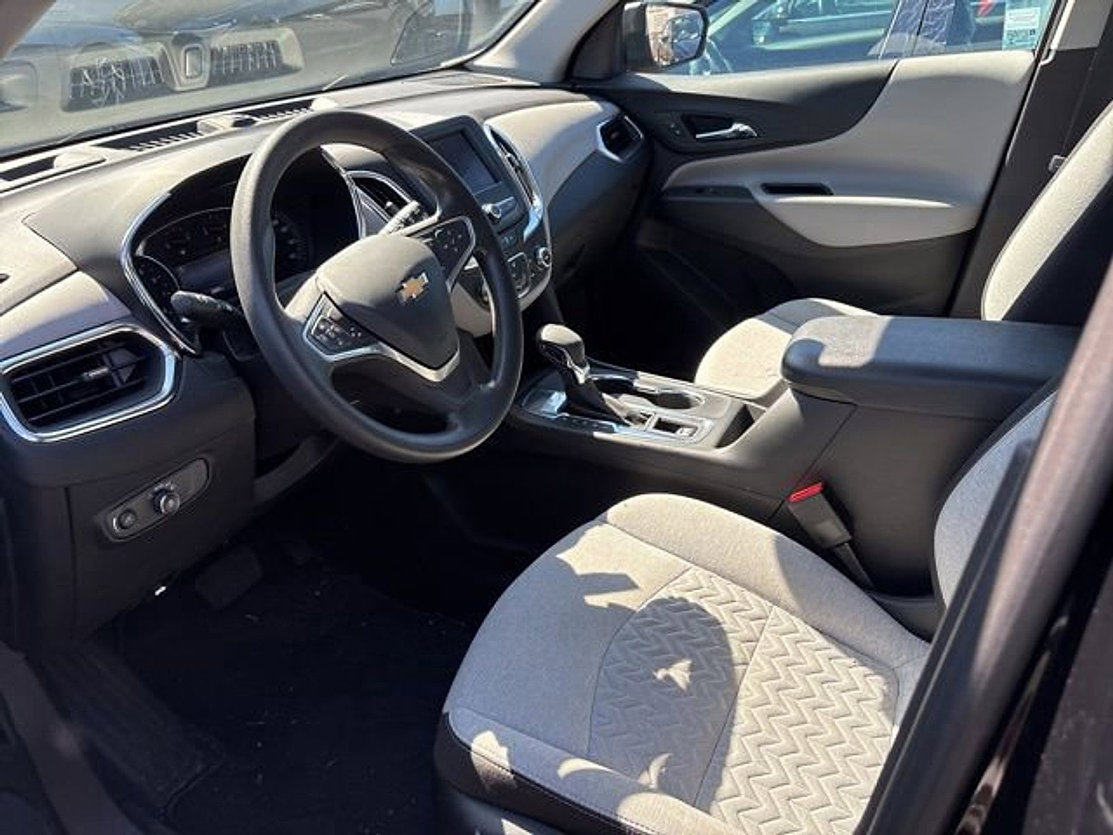 Used 2023 Chevrolet Equinox LS w/ LS Convenience Package image 16