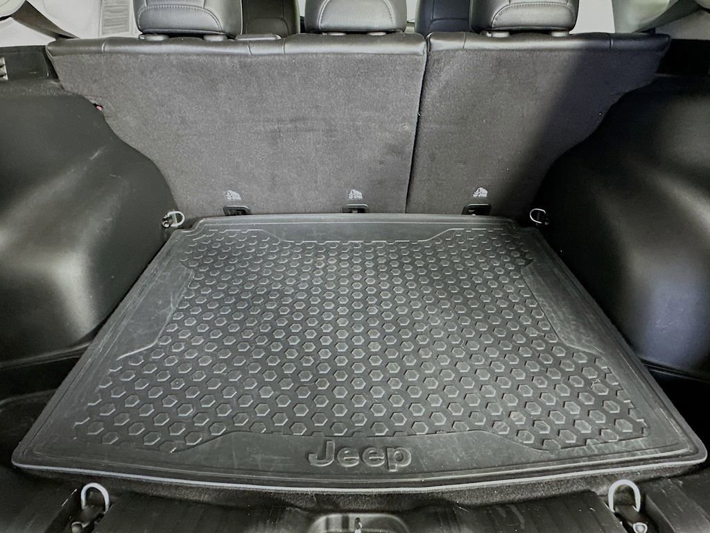 Used 2019 Jeep Compass Latitude w/ Cold Weather Group image 32