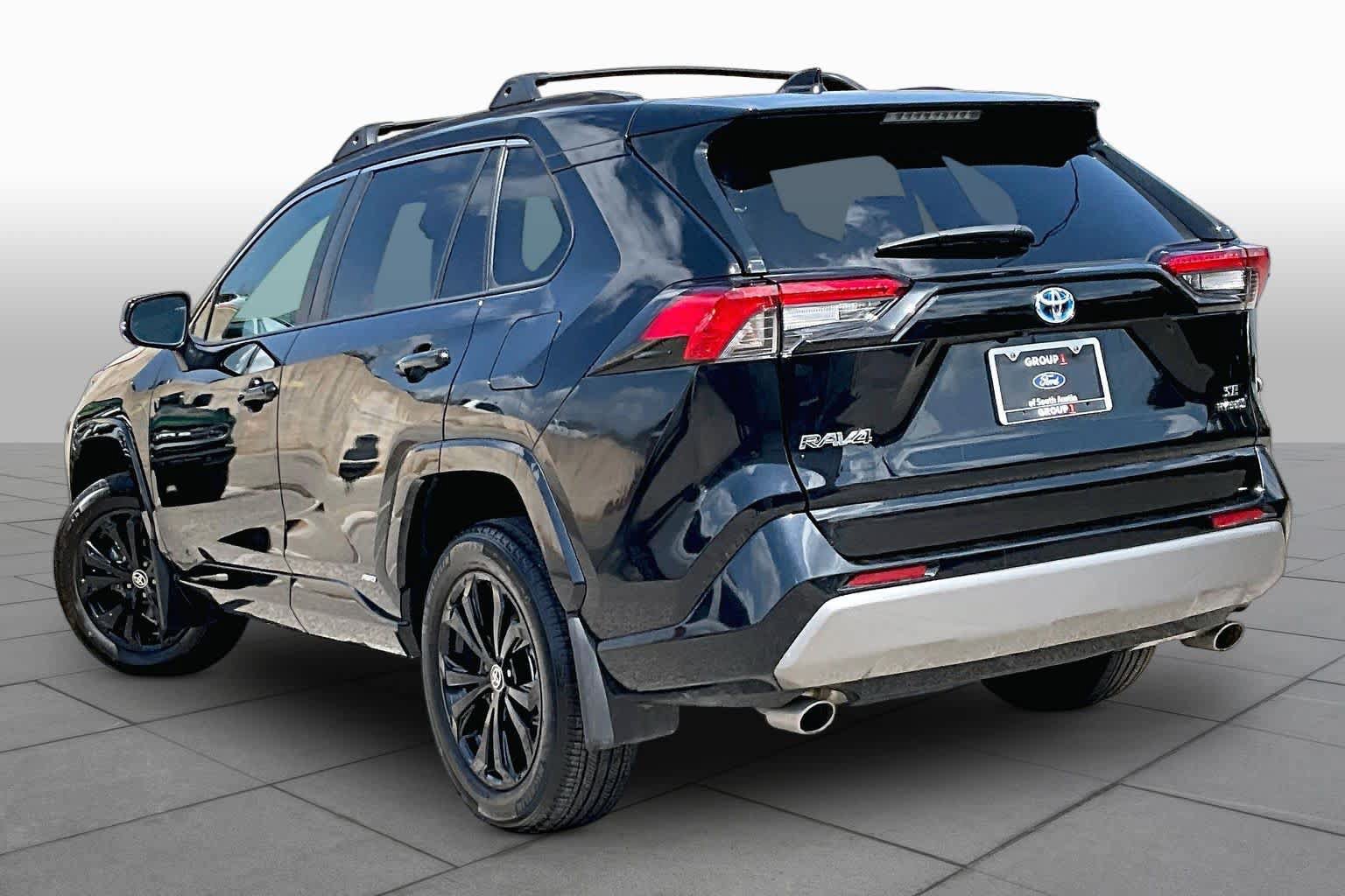Used 2024 Toyota RAV4 SE AWD/4WD image 6