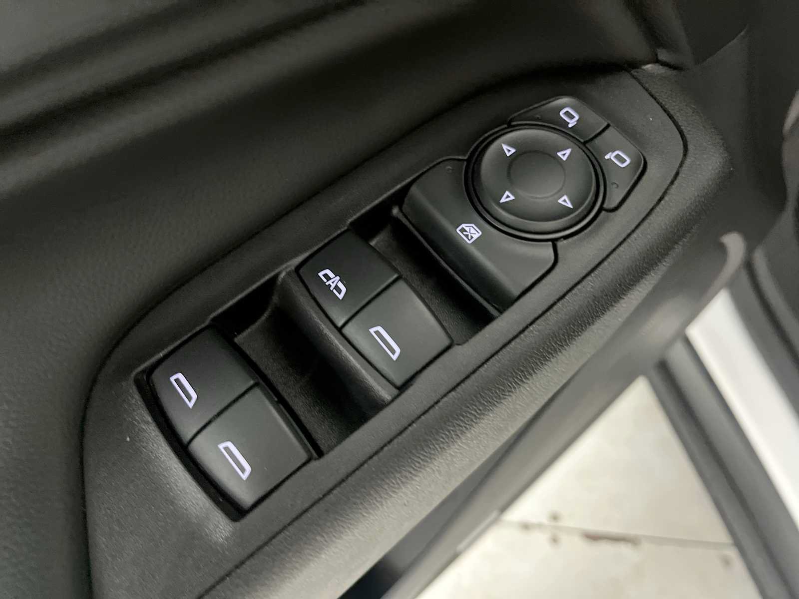 Used 2018 Chevrolet Equinox Premier FWD image 21