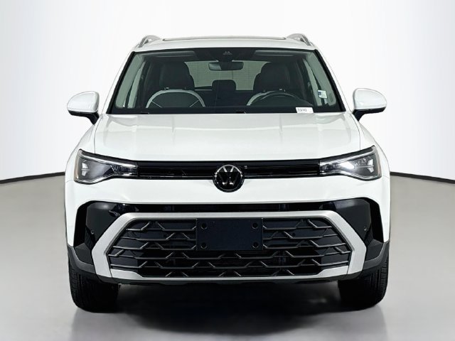 Used 2025 Volkswagen Taos SE AWD/4WD image 2