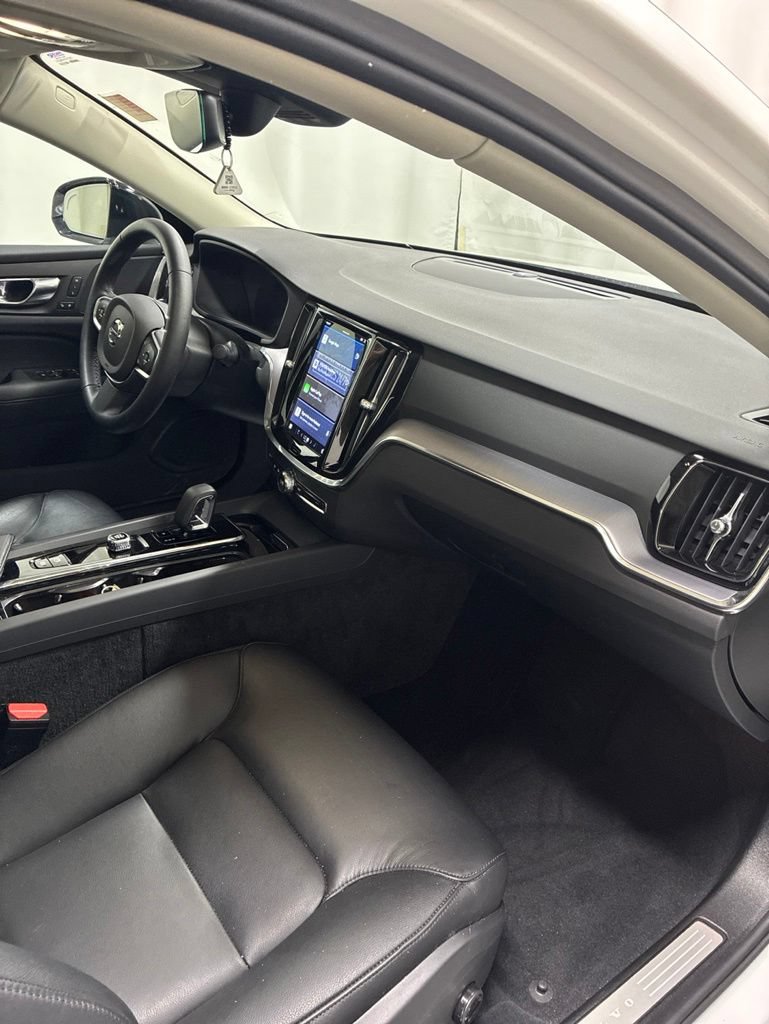 Used 2025 Volvo S60 B5 Core AWD/4WD image 29