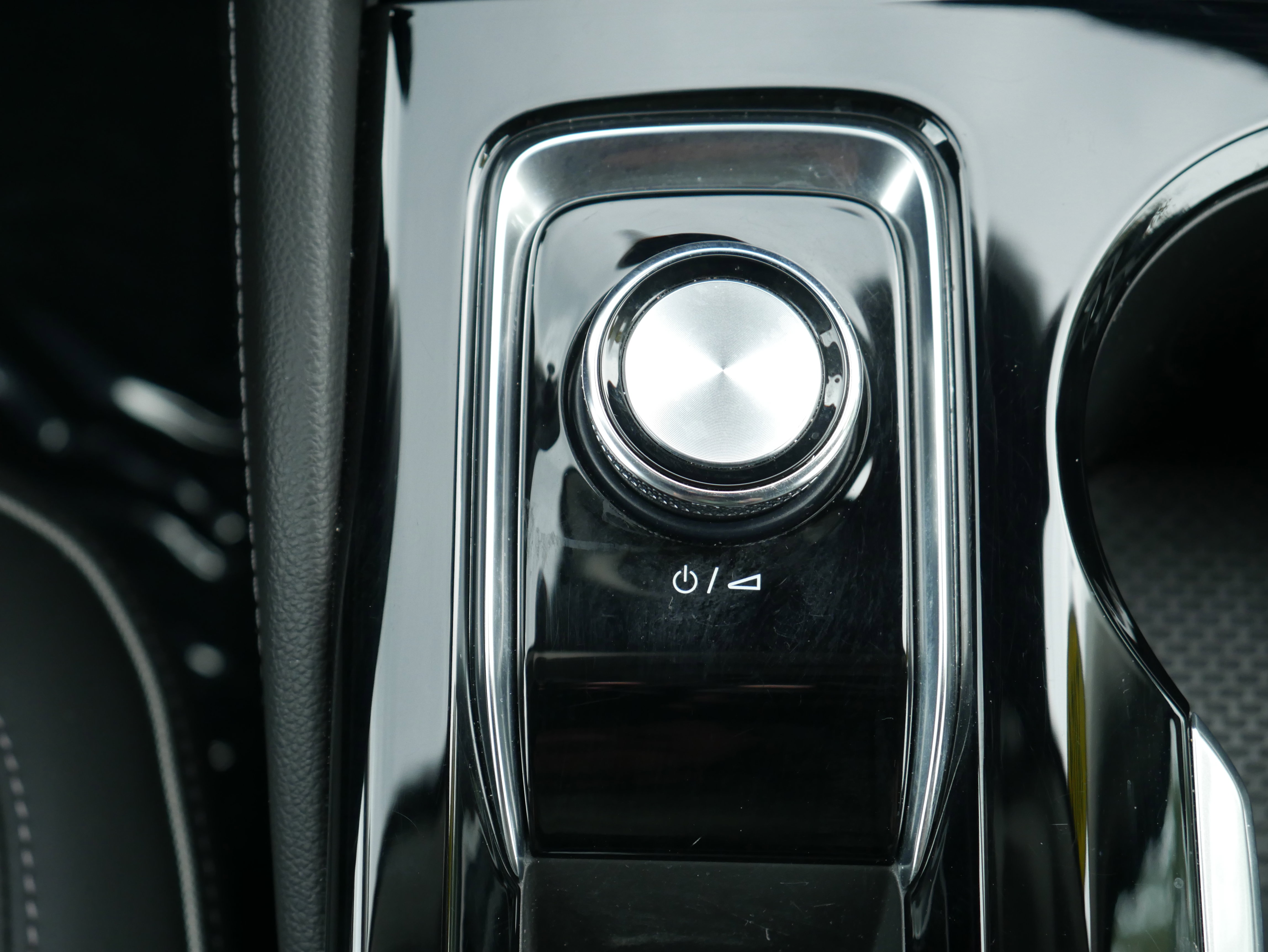 Certified 2024 Buick Envision Avenir image 22