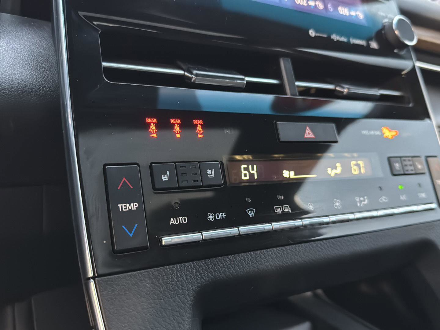 Certified 2022 Toyota Avalon Limited w/ Advanced Safety Package image 23