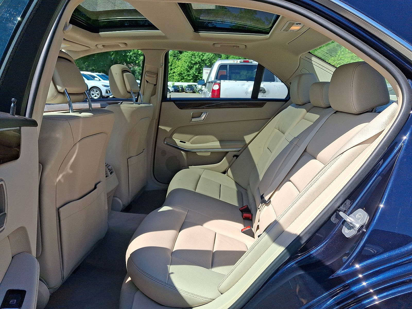 Used 2015 Mercedes-Benz E 350 4MATIC Sedan image 25